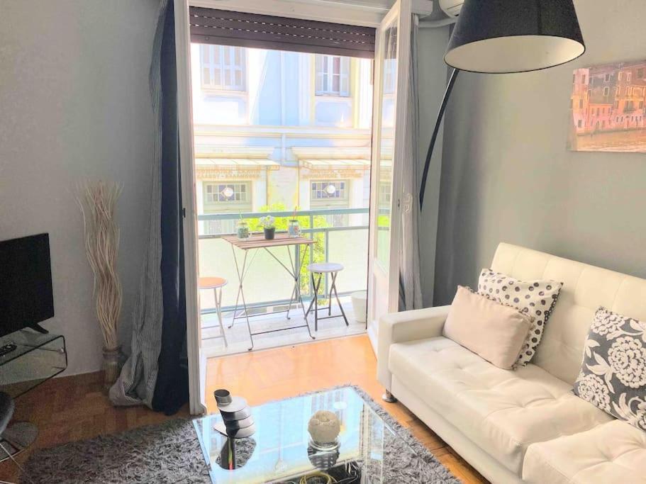 2Bdr Olympianzeus Apt With Netflix Афіни Екстер'єр фото